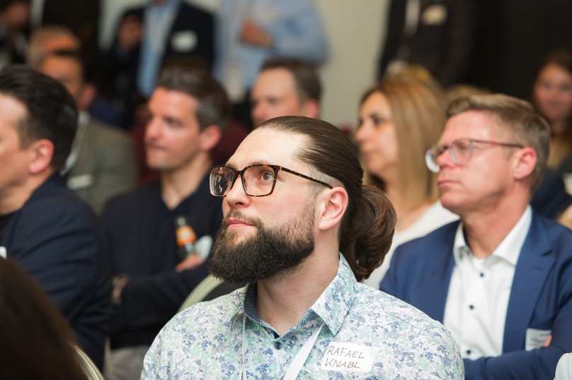 /images/slider-imgs-xs/079_Foto Loeffler_Weconact.jpg